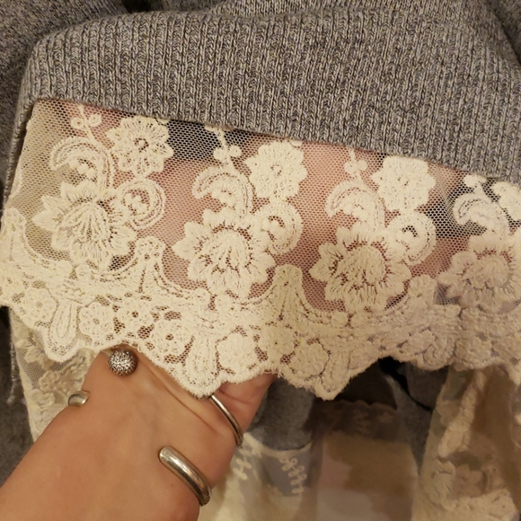 Women's LOGO Cardigan - Picture 6 of 7